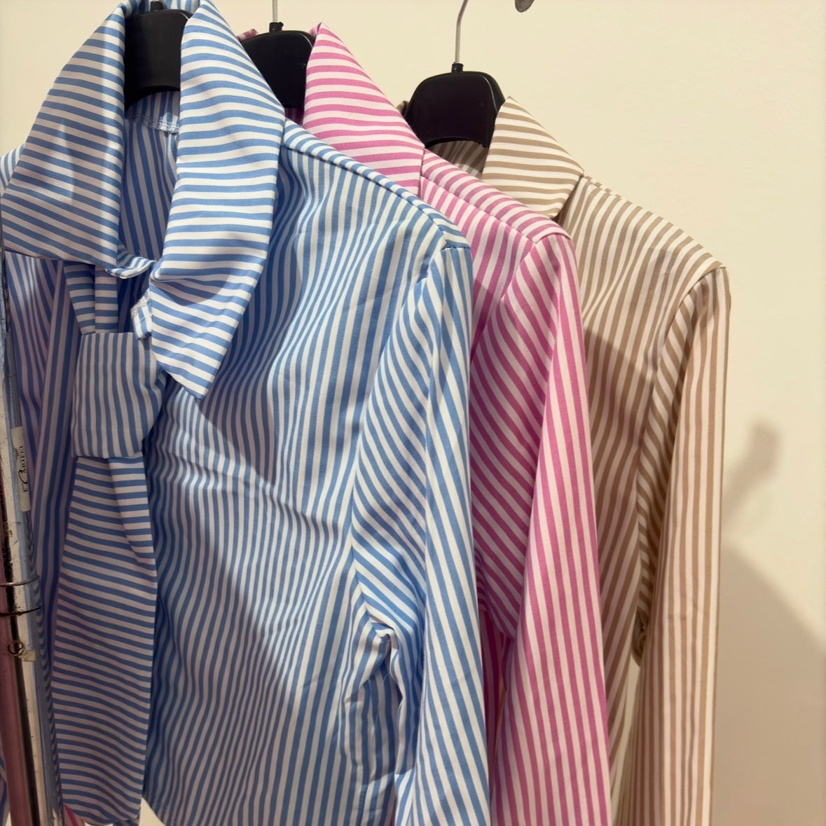 CAMICIA RIGHE CRAVATTA